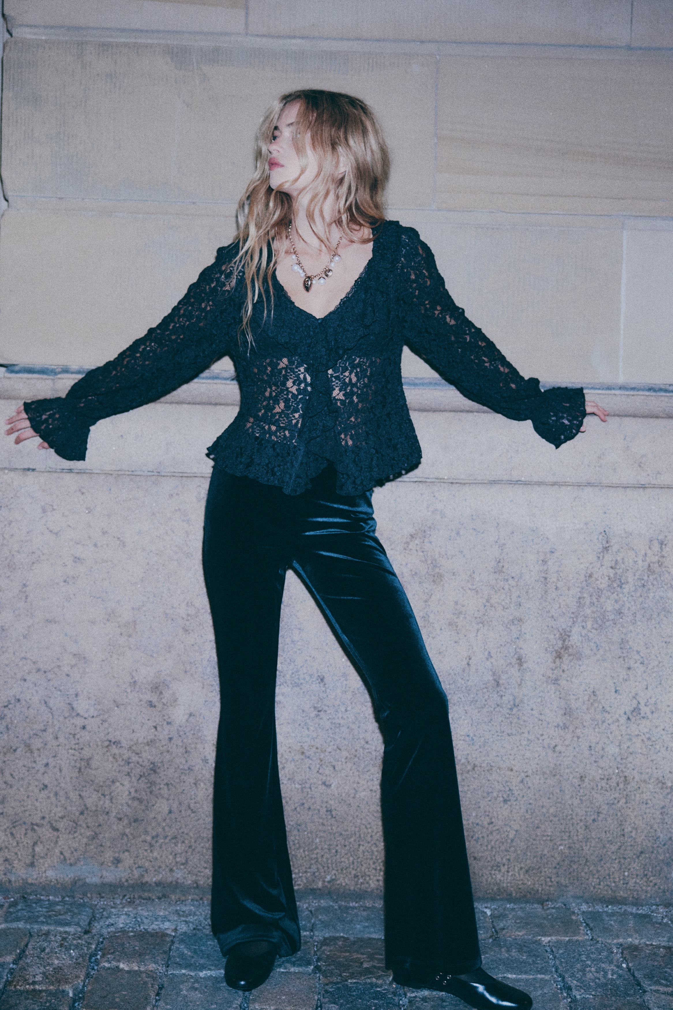 ベロアフレアパンツ - ブラック - レディース | H&M JP