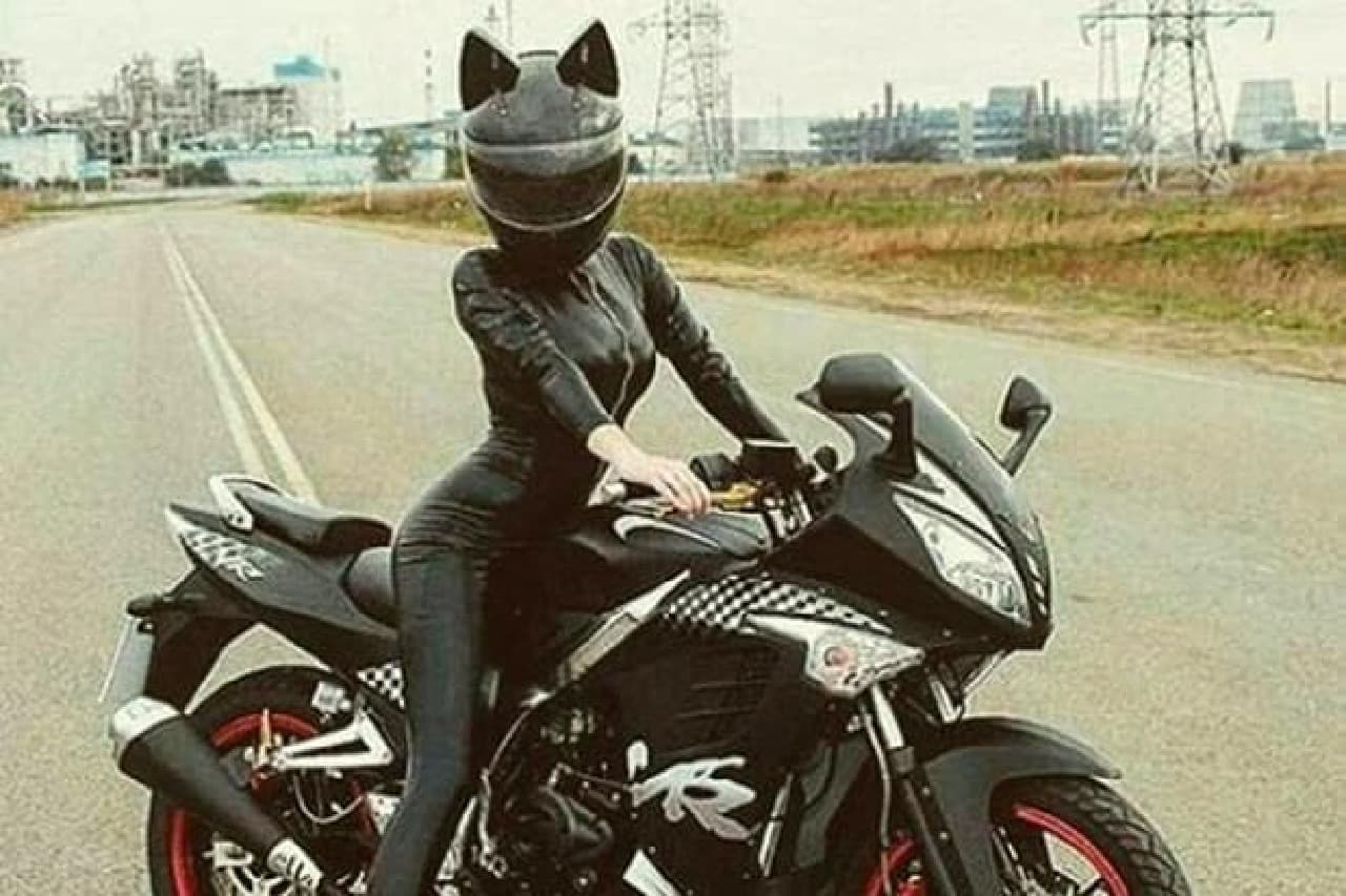 デュラララ!!」みたいなロシア製ネコ耳ヘルメット、日本でも発売