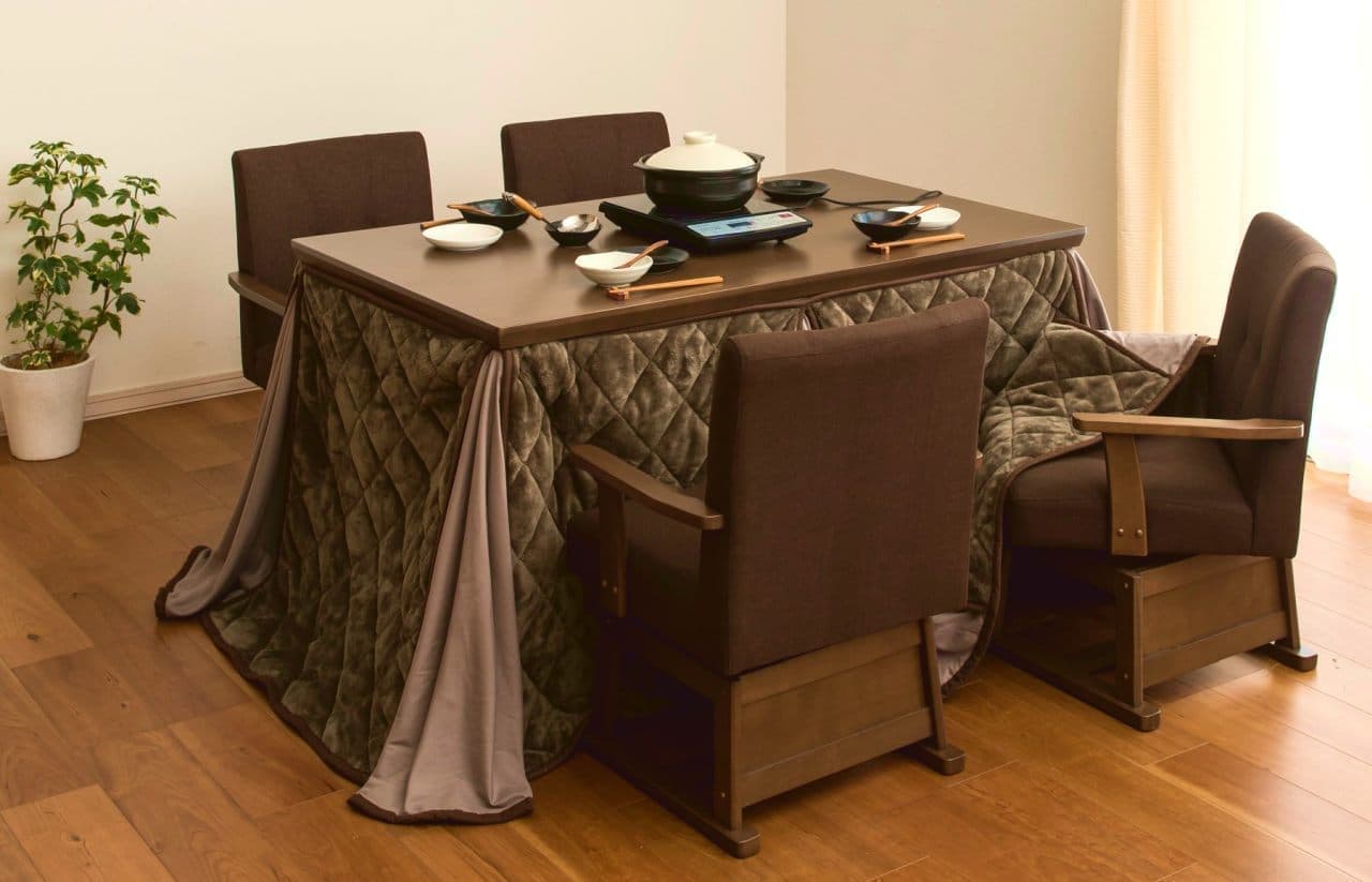 在宅勤務はエアコンの電気代が大変！冬はコタツでテレワーク