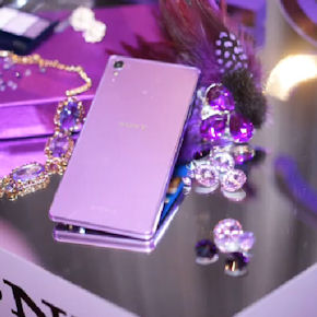 Xperia Z3」の新色パープルが香港で発表 日本での発売は未定 - ITmedia