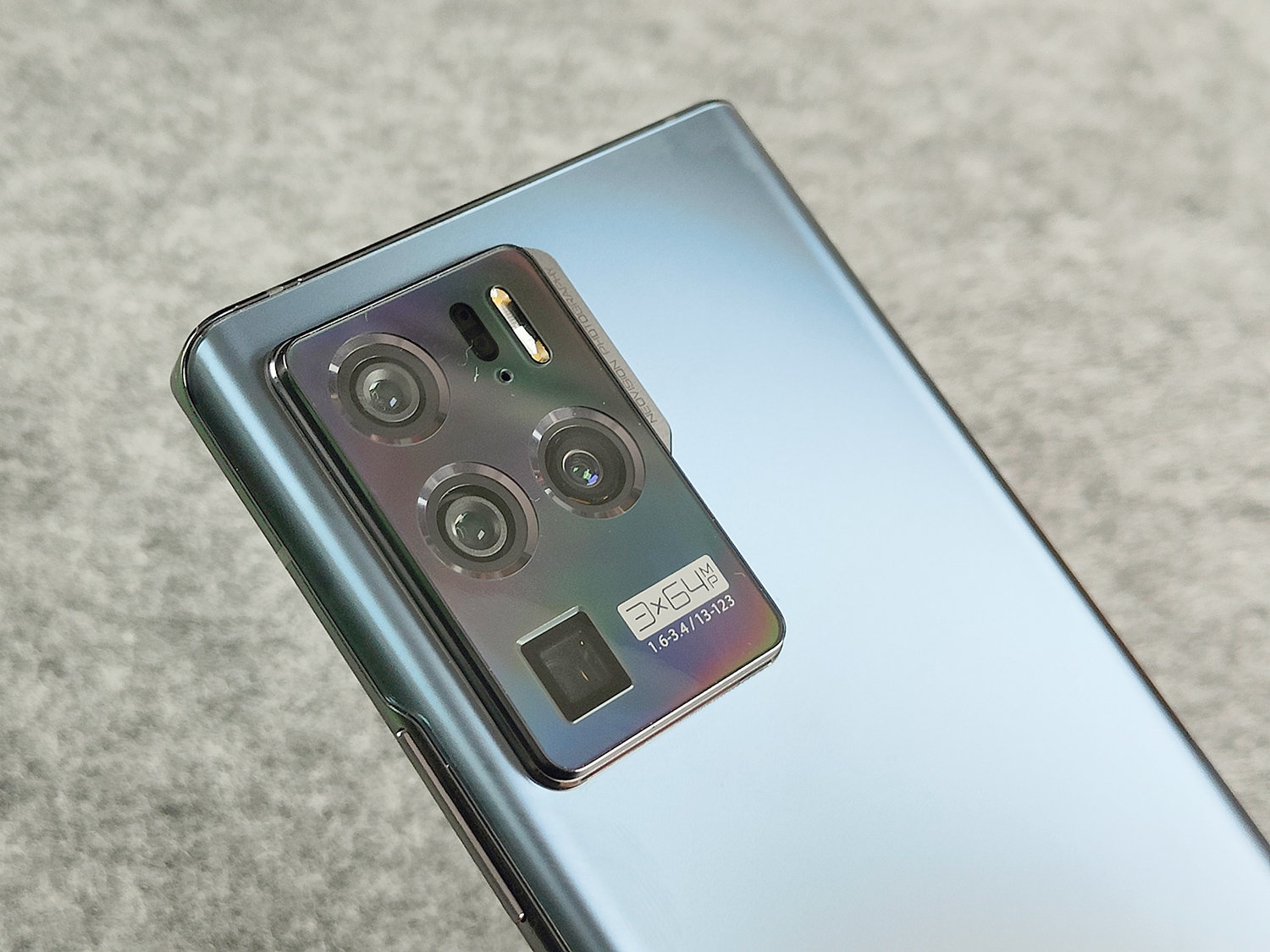 ZTE「AXON 30 Ultra」と「nubia Z30 Pro」はトリプル6400万画素カメラ