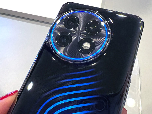 マイクロポンプ＋冷却パイプ内蔵の水冷式スマホ「OnePlus 11 Concept