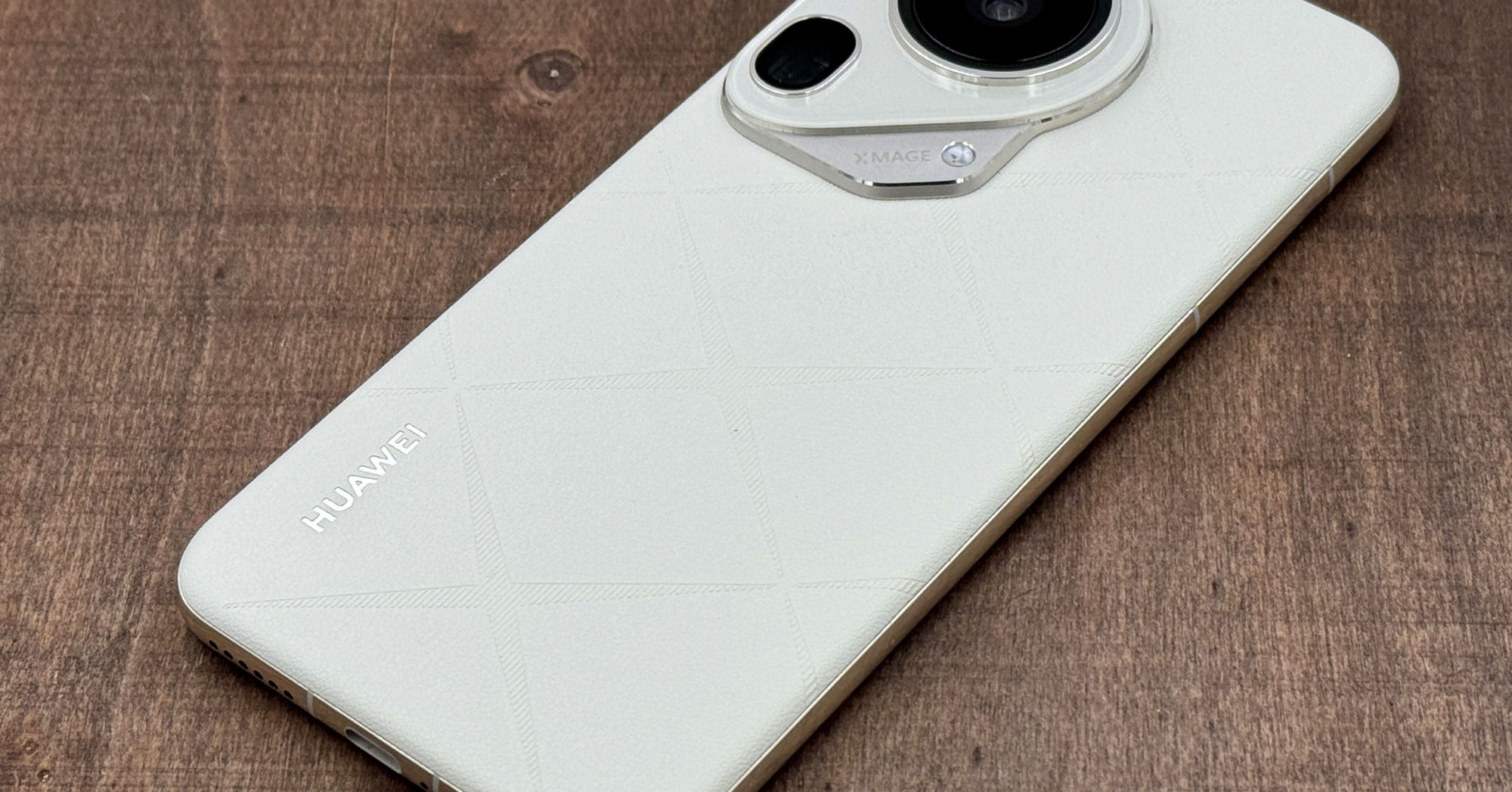 Huaweiの新ハイエンドスマホ「Pura 70 Ultra」を試す 制裁下でこの性能