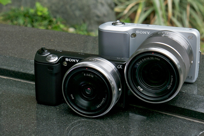 ミラーレスα、ソニー「NEX」を丸裸にする（前編）（1/4 ページ
