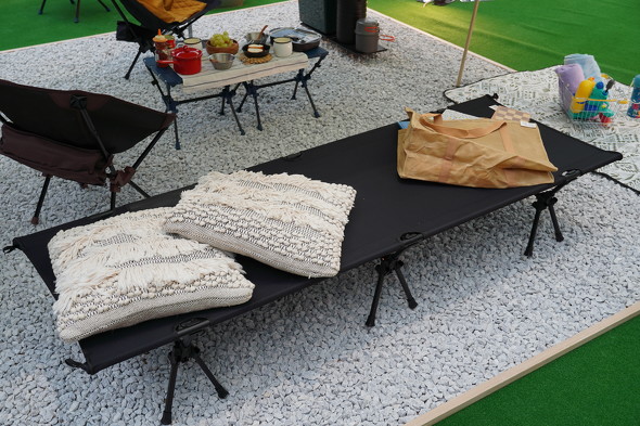 ワークマンの簡易ベッド「燃え広がりにくいアルミコット」がコスパ優秀