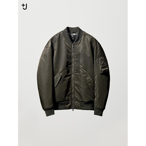 シルエットがスマート」【ユニクロ】の復刻「MA-1」に注目「十分暖かい