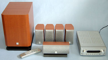 ミニチュア的な愛らしさ”に本格仕様――デノン「DHT-M330」：レビュー