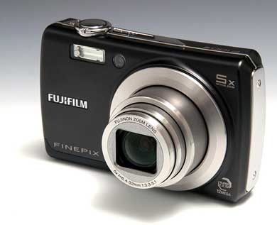 ノイズ知らずの多機能コンパクト――富士フイルム「FinePix F100fd