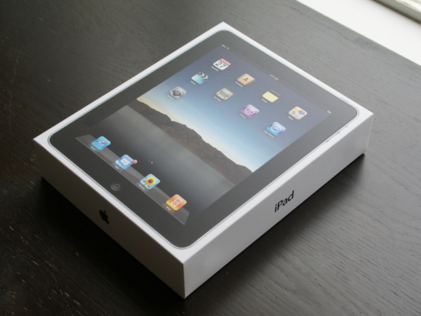 写真で解説する「iPad」と同時発売のアクセサリ：箱を開封 - ITmedia