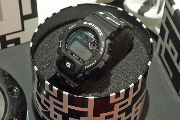 布袋寅泰さんアーティスト活動30周年記念G-SHOCK「GUITARHYTHM MODEL