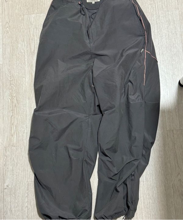 MUSINSA | COYSEIO STRAP LINE PANTS GREY