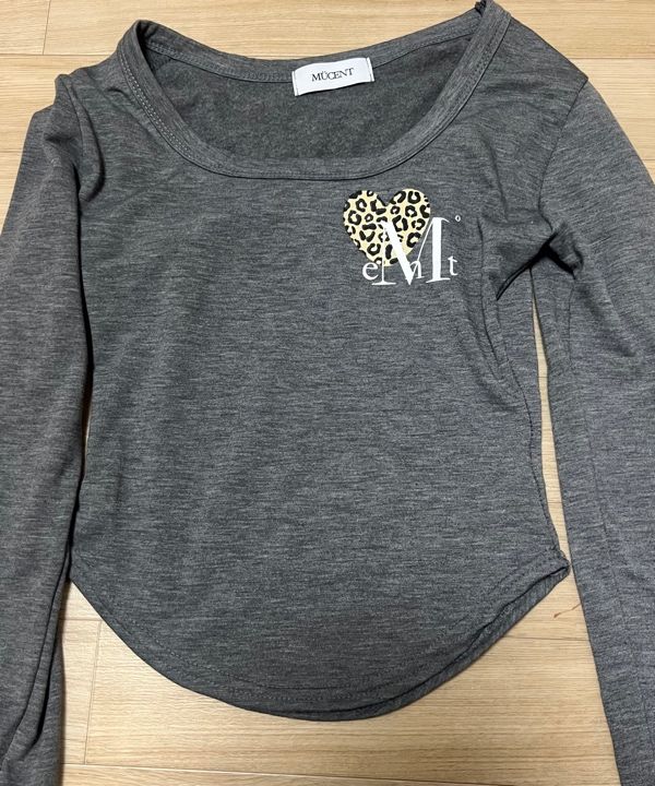 MUSINSA公式 | MUCENT シエラヒョピハートUネックローリング長袖T