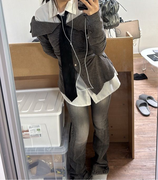 MUSINSA公式 | CERRIC WRINKLE OFF SHOULDER TOP / BROWN