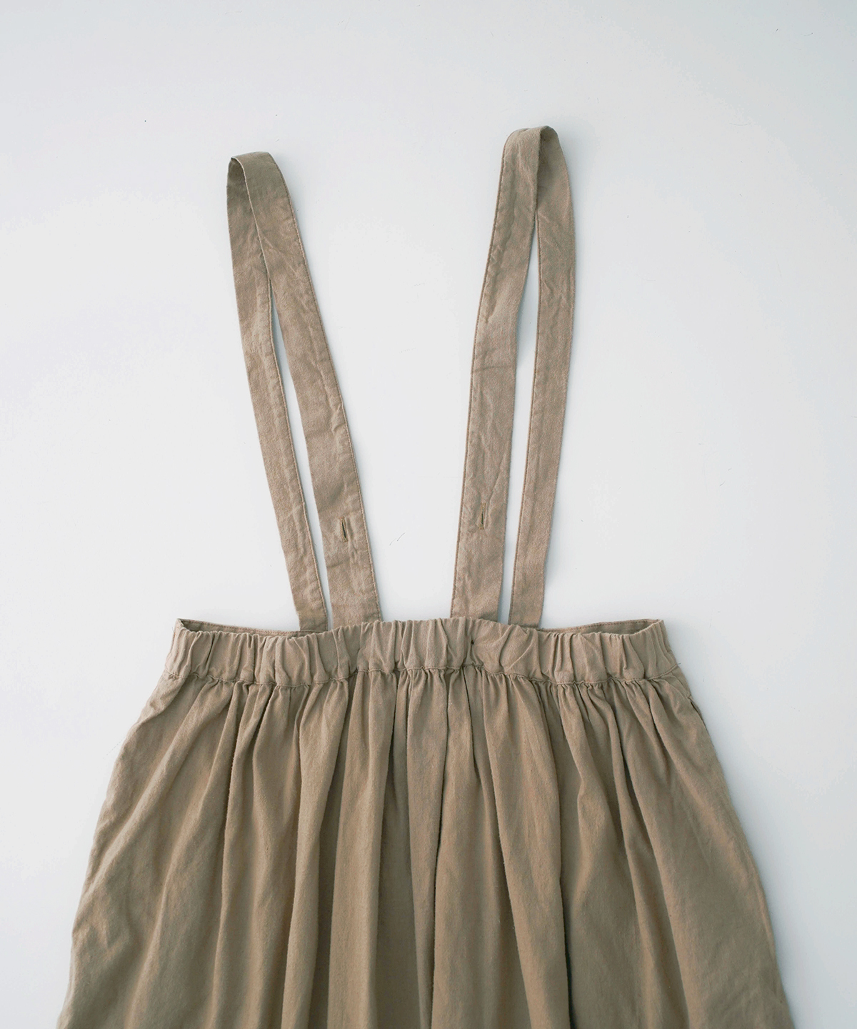 UpcycleLino] 起毛タック吊りスカート｜nest Robe / CONFECT ONLINE SHOP