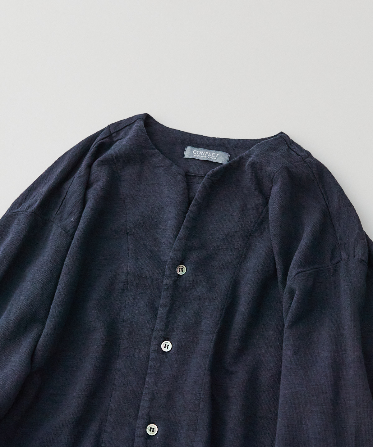 リネンインレー キーネック シャツカーディガン｜nest Robe / CONFECT