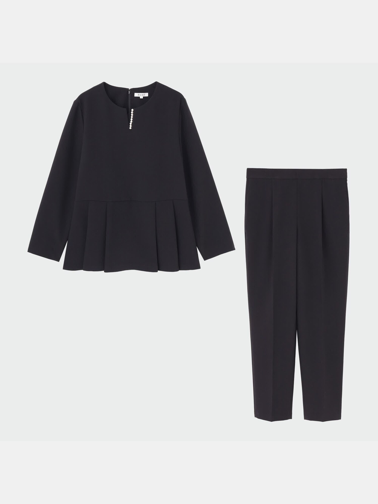 PLST(プラステ)公式 | フェイクパールブラウスパンツセットアップ（長袖）