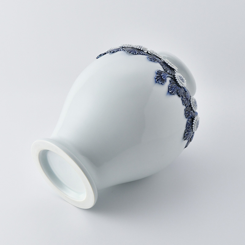 平戸洸祥団右ヱ門窯】平戸菊花飾 染付茄子形花瓶［登り窯焼成］ | 三