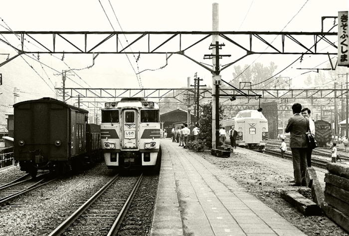鉄道写真集 信州追憶の列車 ―昭和30～60年代 駆け抜ける雄姿と沿線風景