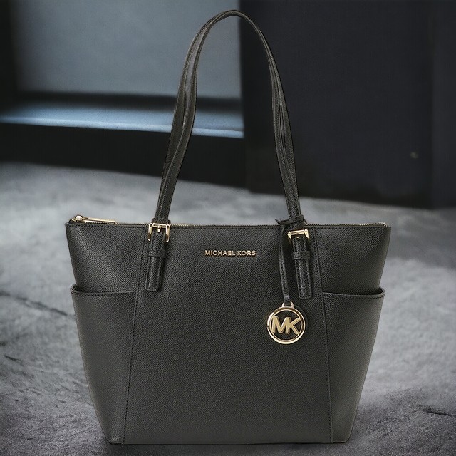 マイケルコース MICHAEL KORS 30F2GTTT8L 001 BLACK MKロゴチャーム付