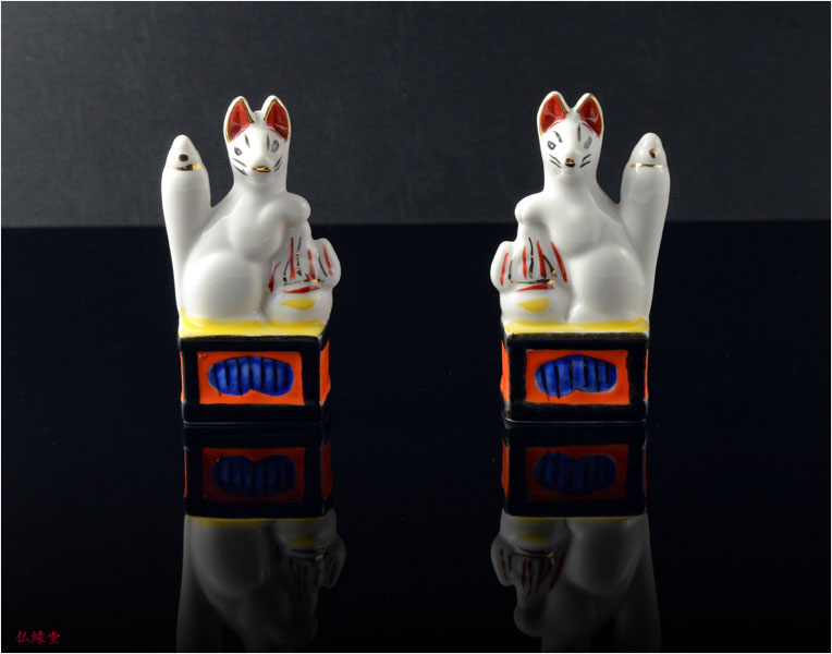 楽天市場】神具・稲荷社【陶器製眷属像：稲荷・狐 サイズ4.0寸（一対