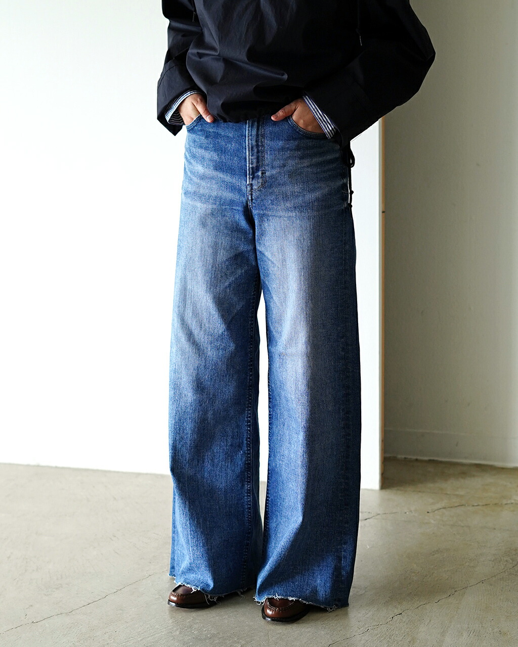 YANUK（ヤヌーク） ワイドフレアCVL ヴィンテージ風加工 デニム パンツ