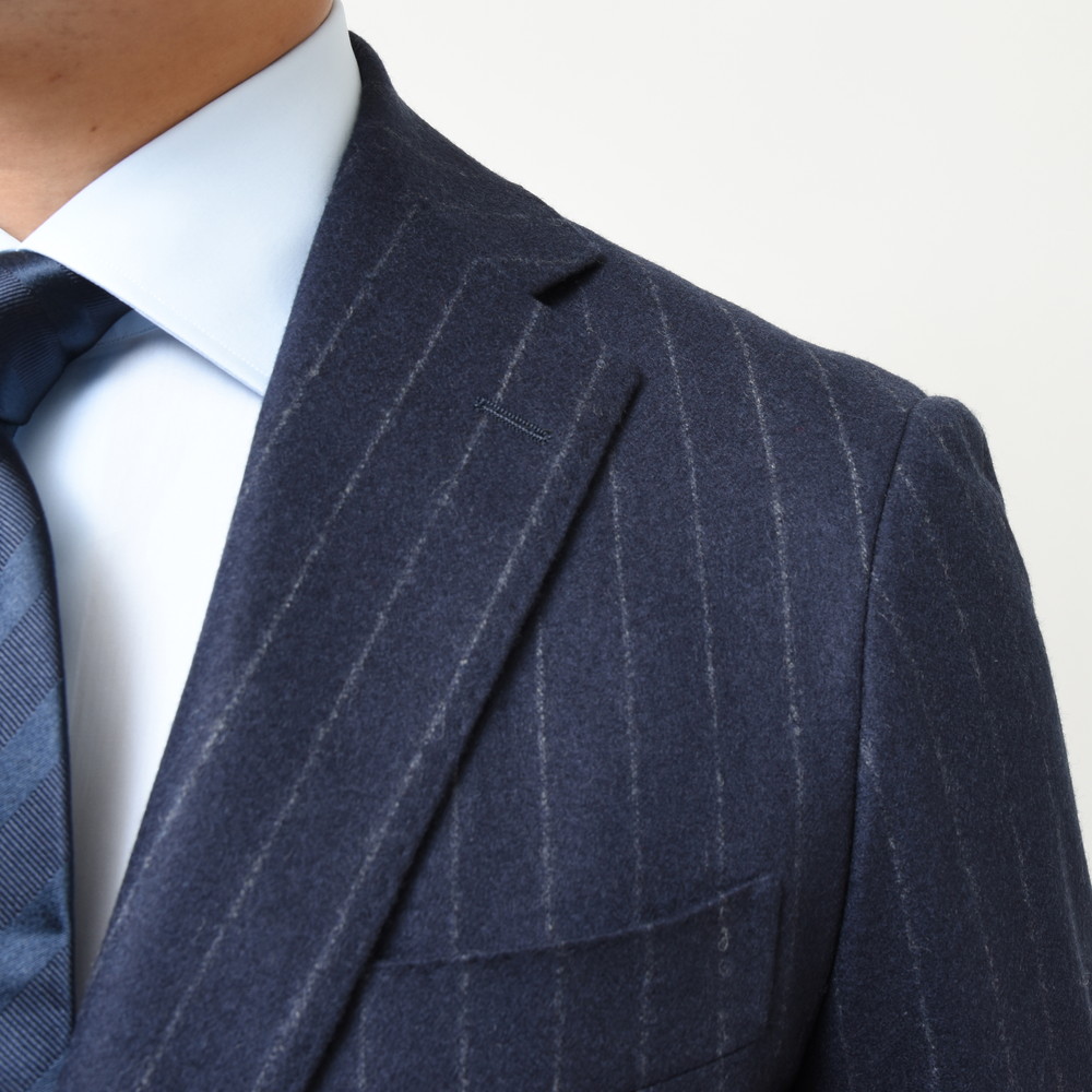 guji（グジ）ウールフランネルチョークストライプ3B1プリーツスーツ