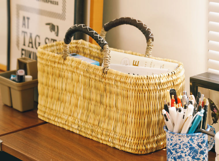 松野屋 | ストロー革手横長カゴ S | HIGHTIDE（ハイタイド）公式サイト