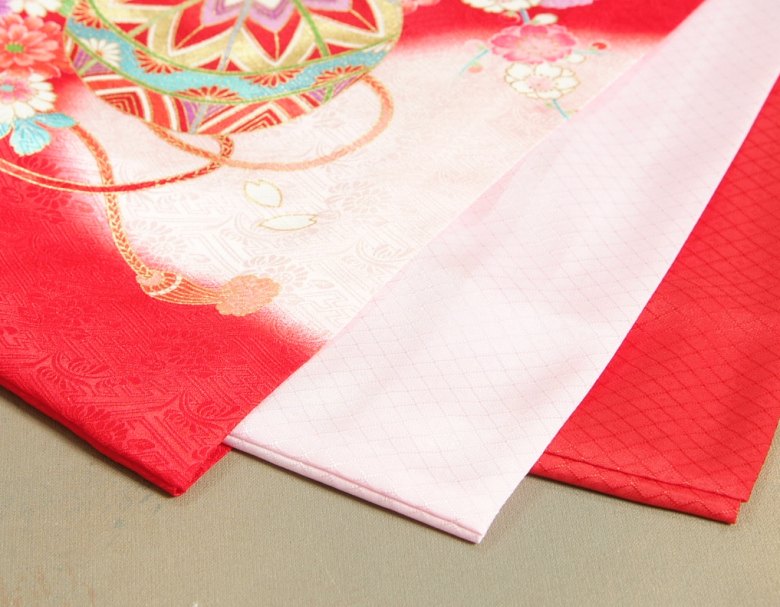 楽天市場】お宮参り 着物 女の子 赤ちゃん 絹100％ 正絹初着 赤色 鼓