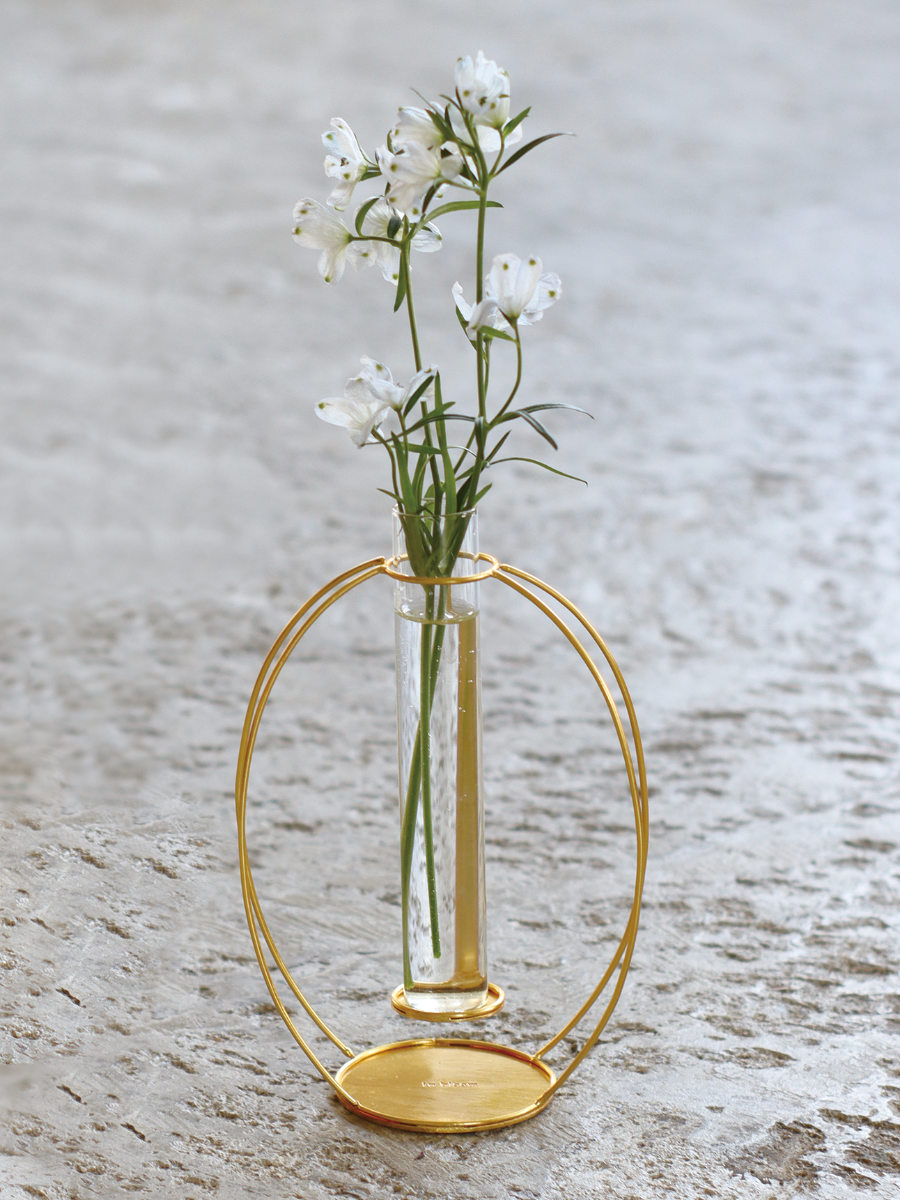 楽天市場】花瓶 フラワーベース L ラウンド （ 花びん 花器 アイアン