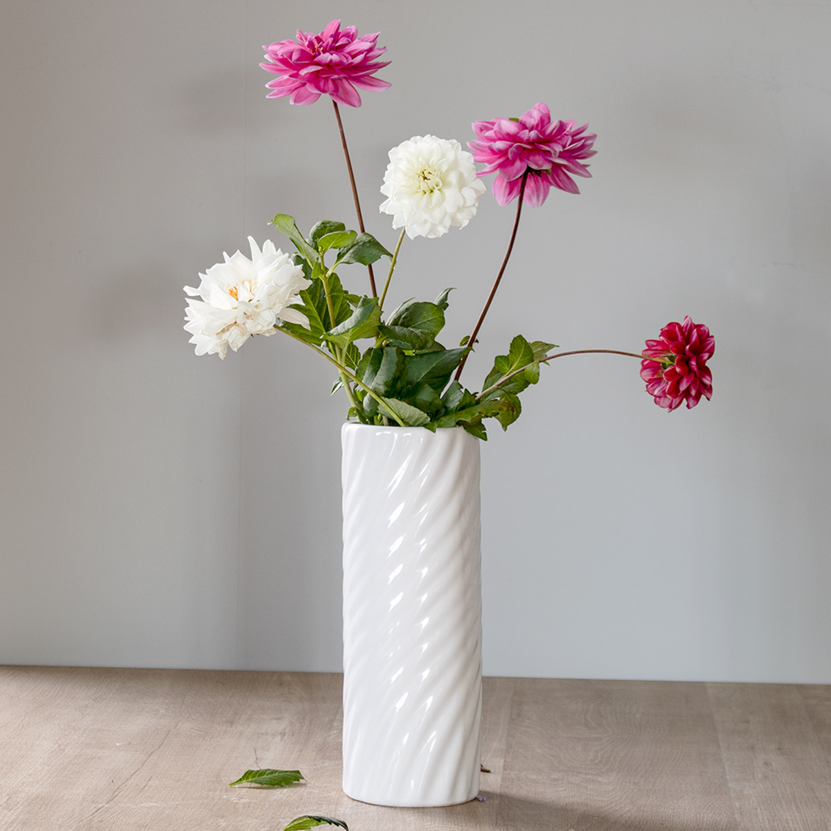 楽天市場】花瓶 モノトーンフラワーベース 陶器 直径9×高さ24.5cm