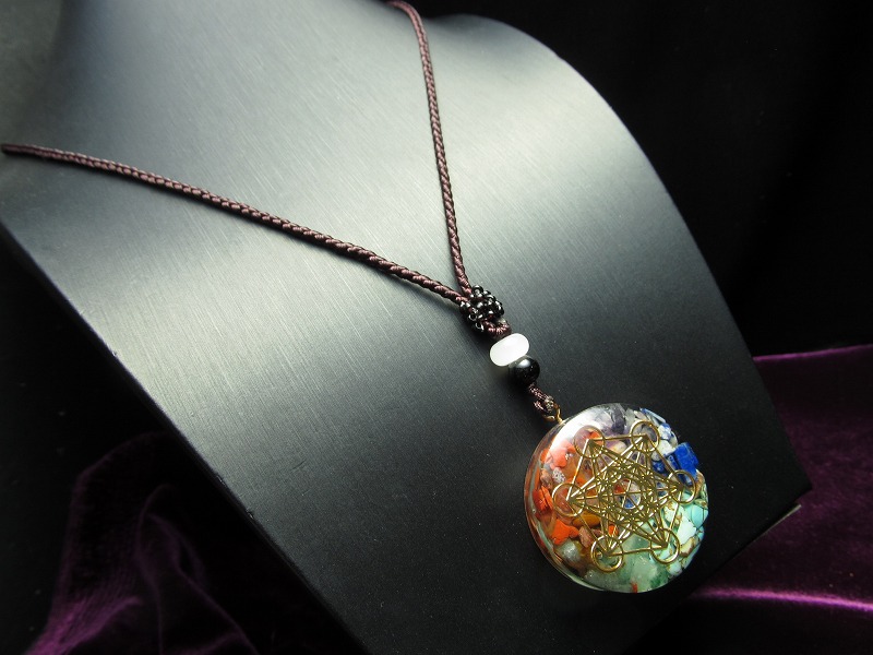 7種チャクラ対応 サークル ペンダント 紐付き オルゴナイトタイプ 直径