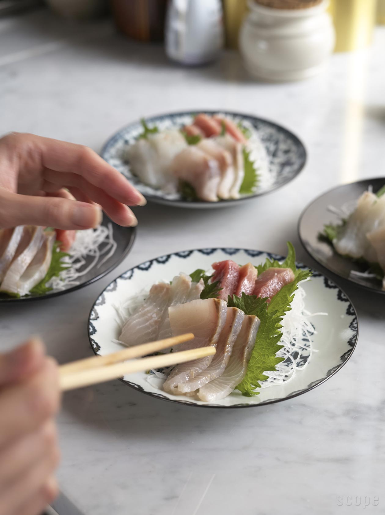 Herend 大皿 手塗り 鳥 蝶 スカロップ シェル プレート 16cm | GINORI 1735