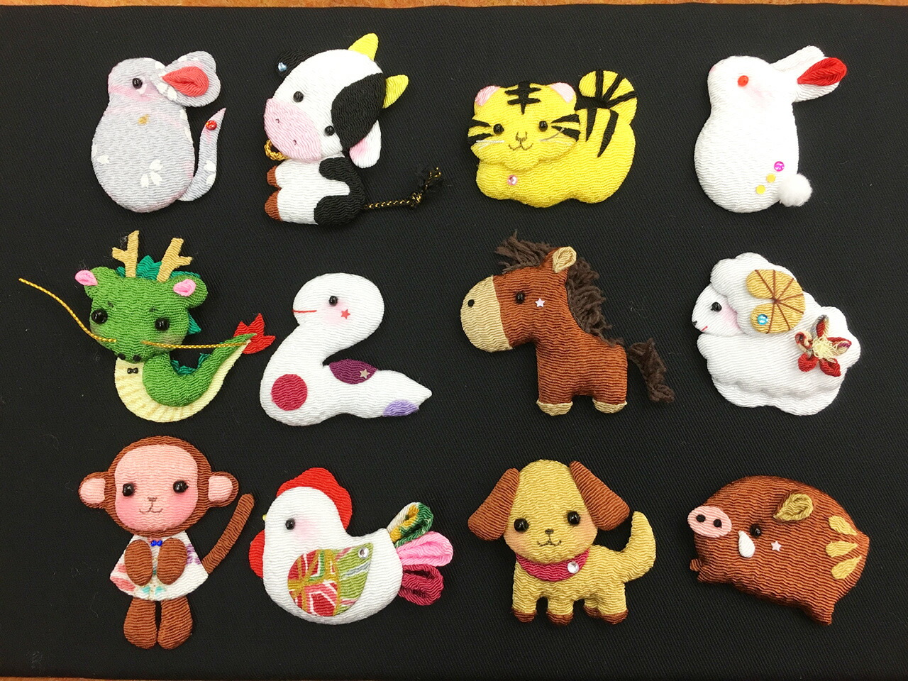 五月人形 お名前タペストリー【P97416】 お名前とお誕生日の刺繍が入る