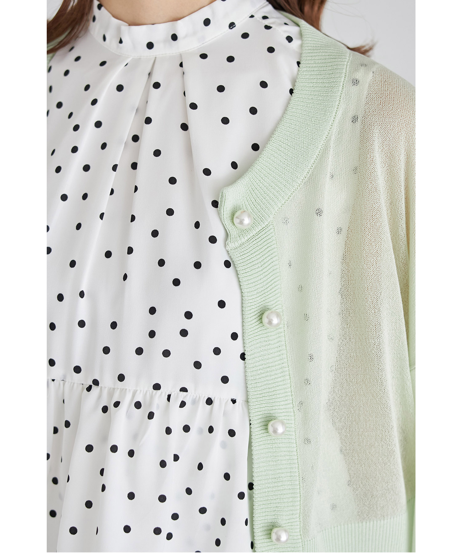 パール釦シアーラメニットカーディガン