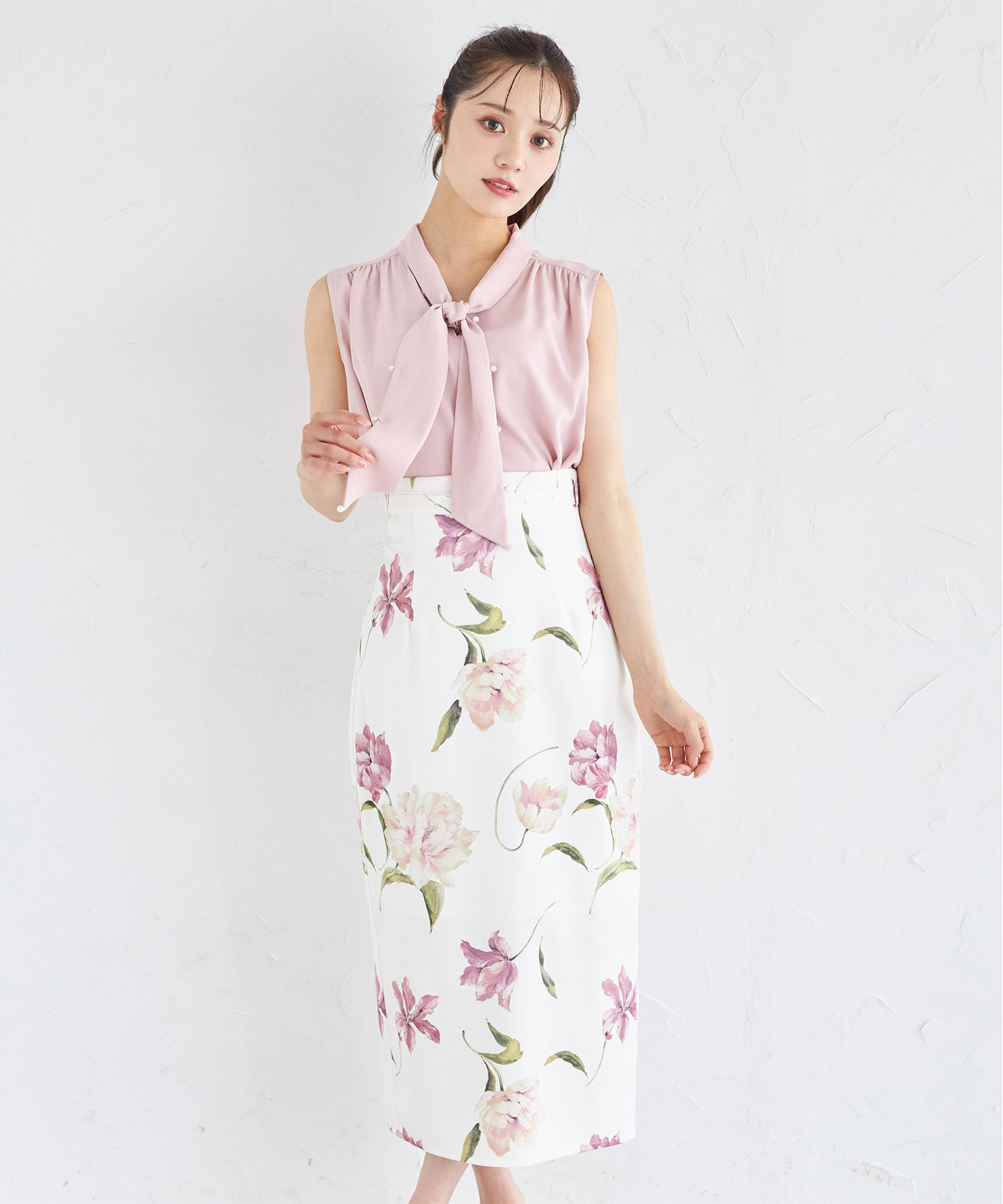 ベルト付きフラワープリントタイトスカート