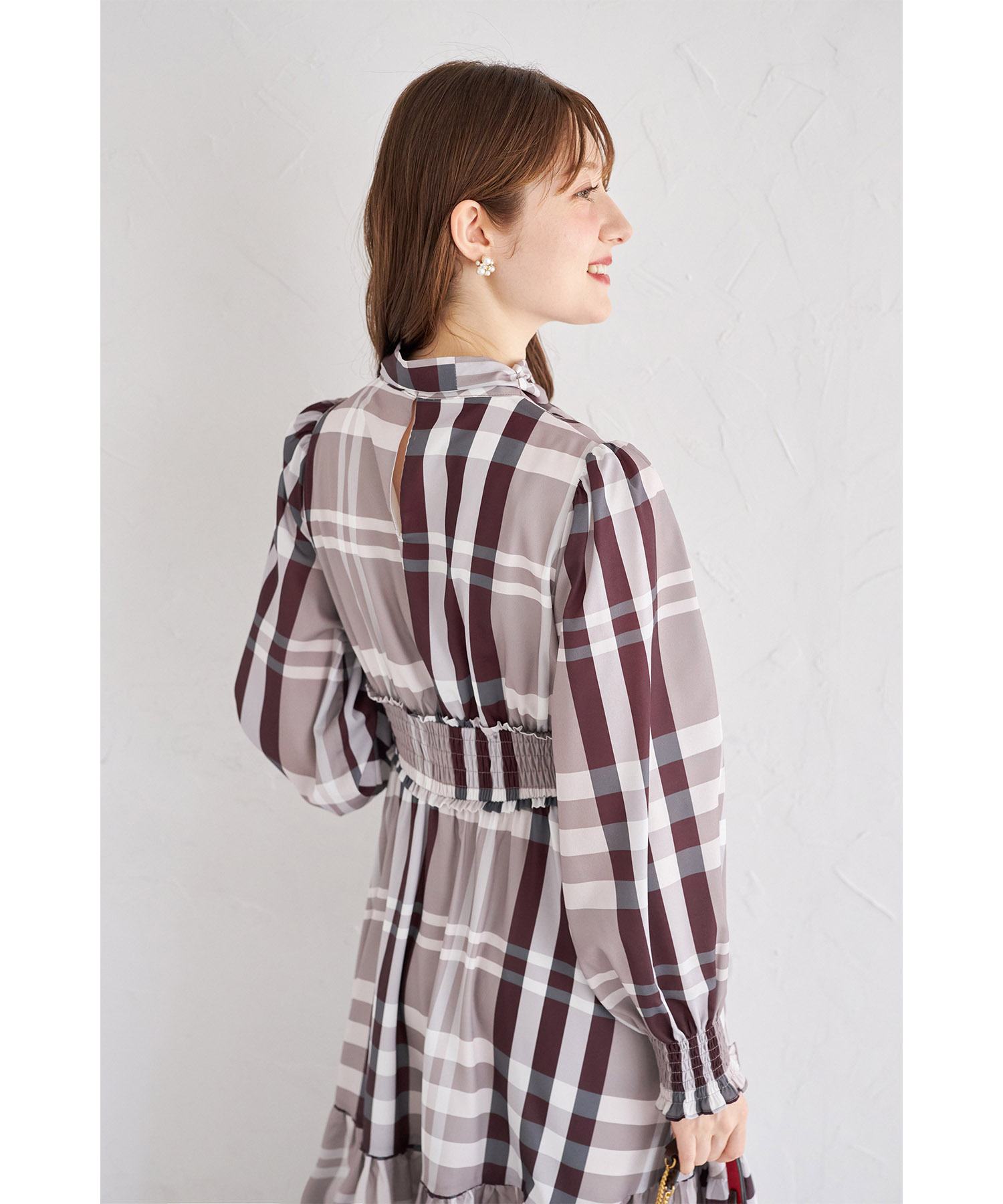 ビックボウタイリボン付きチェック柄シャーリングワンピース