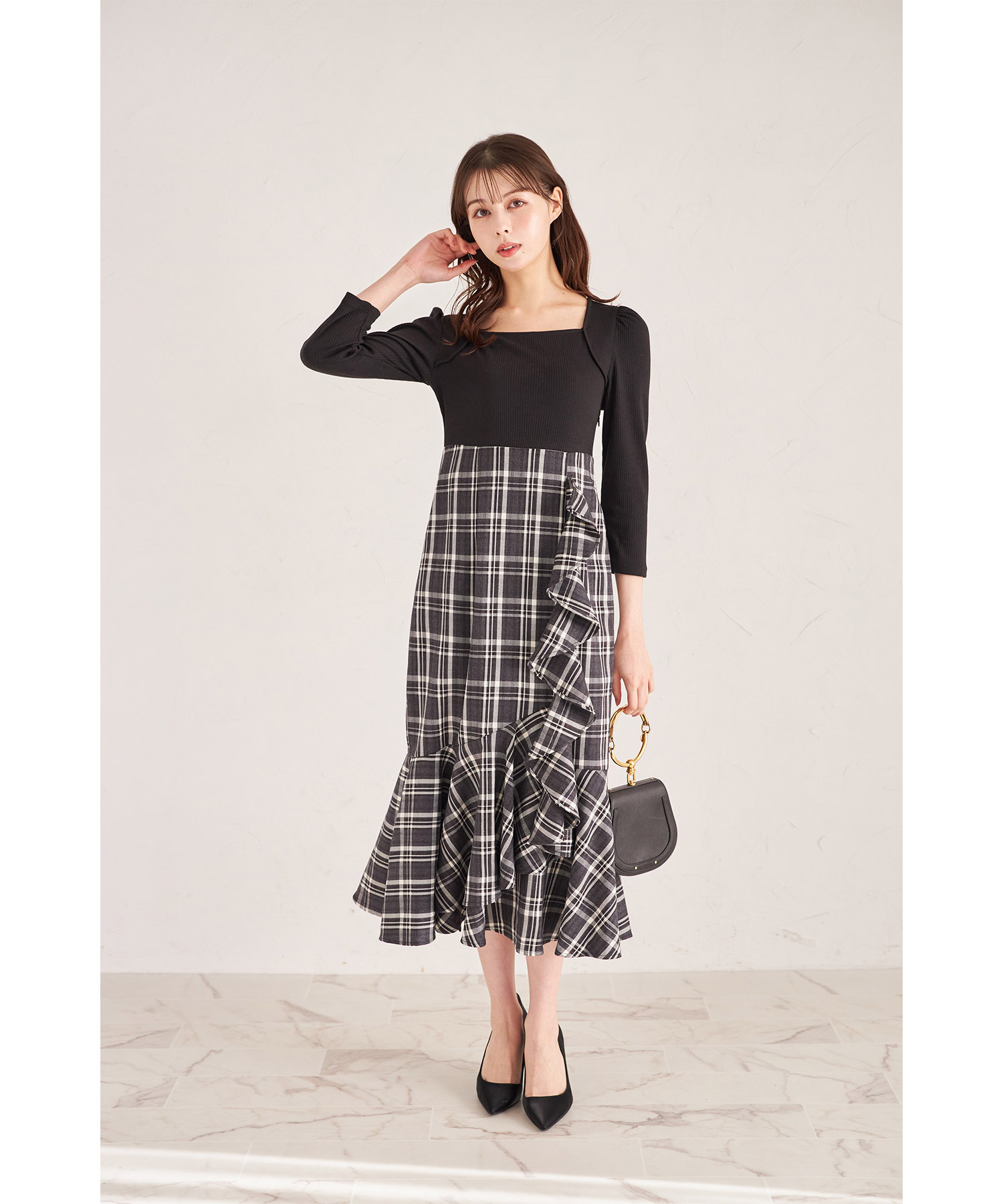 チェック柄アシメフリルドッキングワンピース