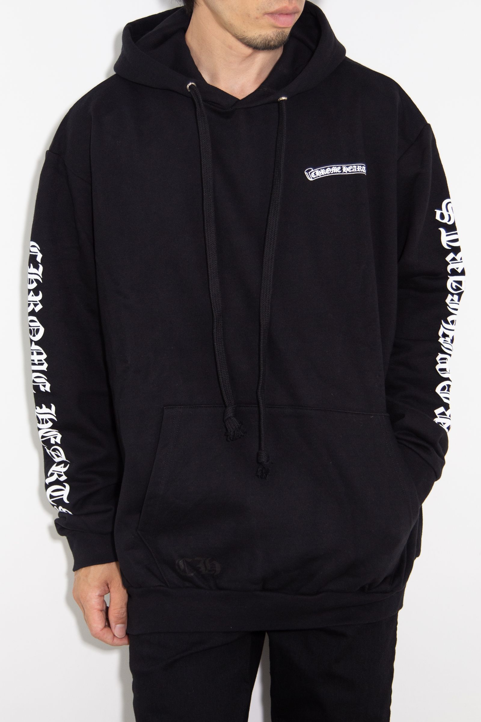 CHROME HEARTS - Script Logo Pullover Hoodie | Tempt