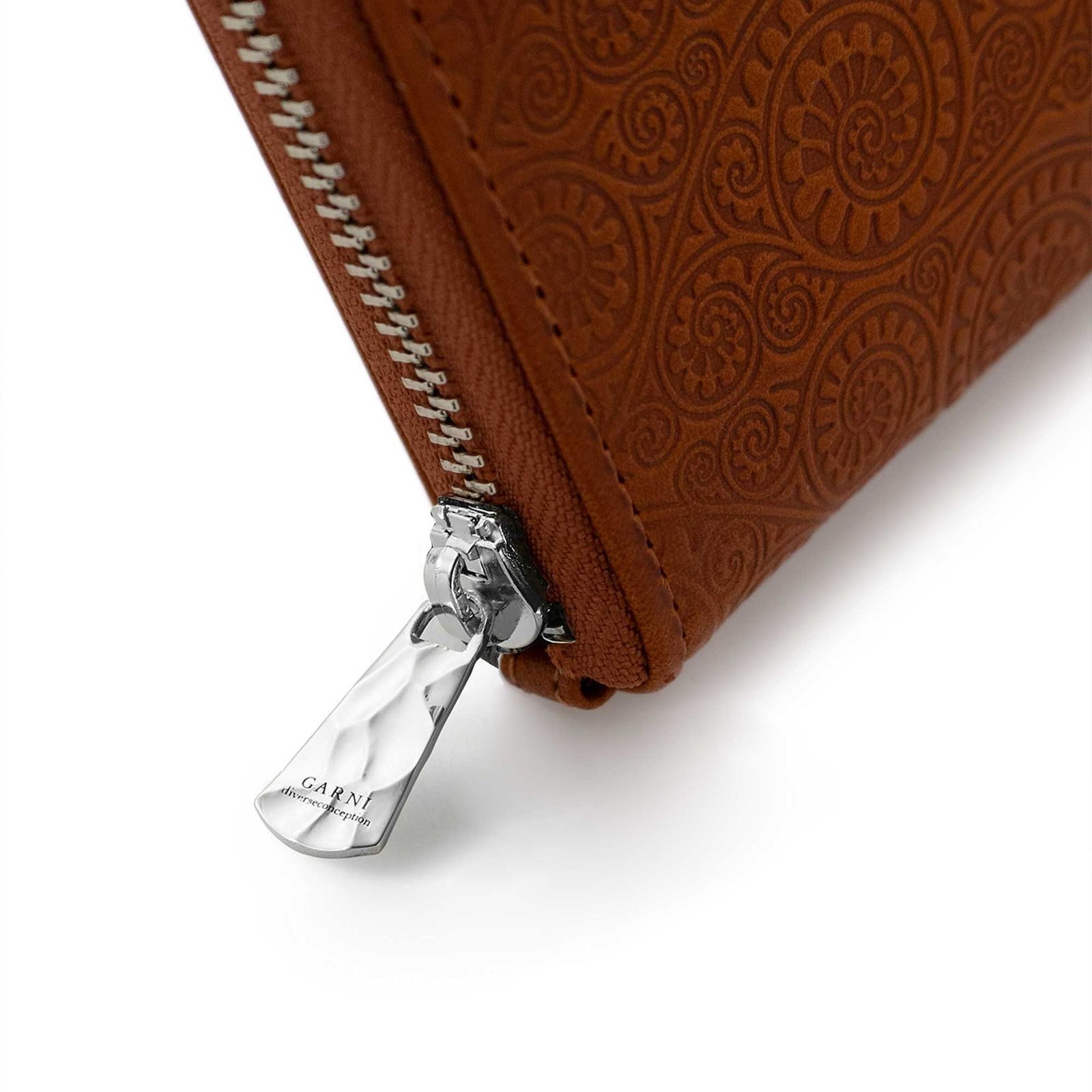 GARNI - Vine Pattern Zip Long Wallet / ブラウン | Tempt