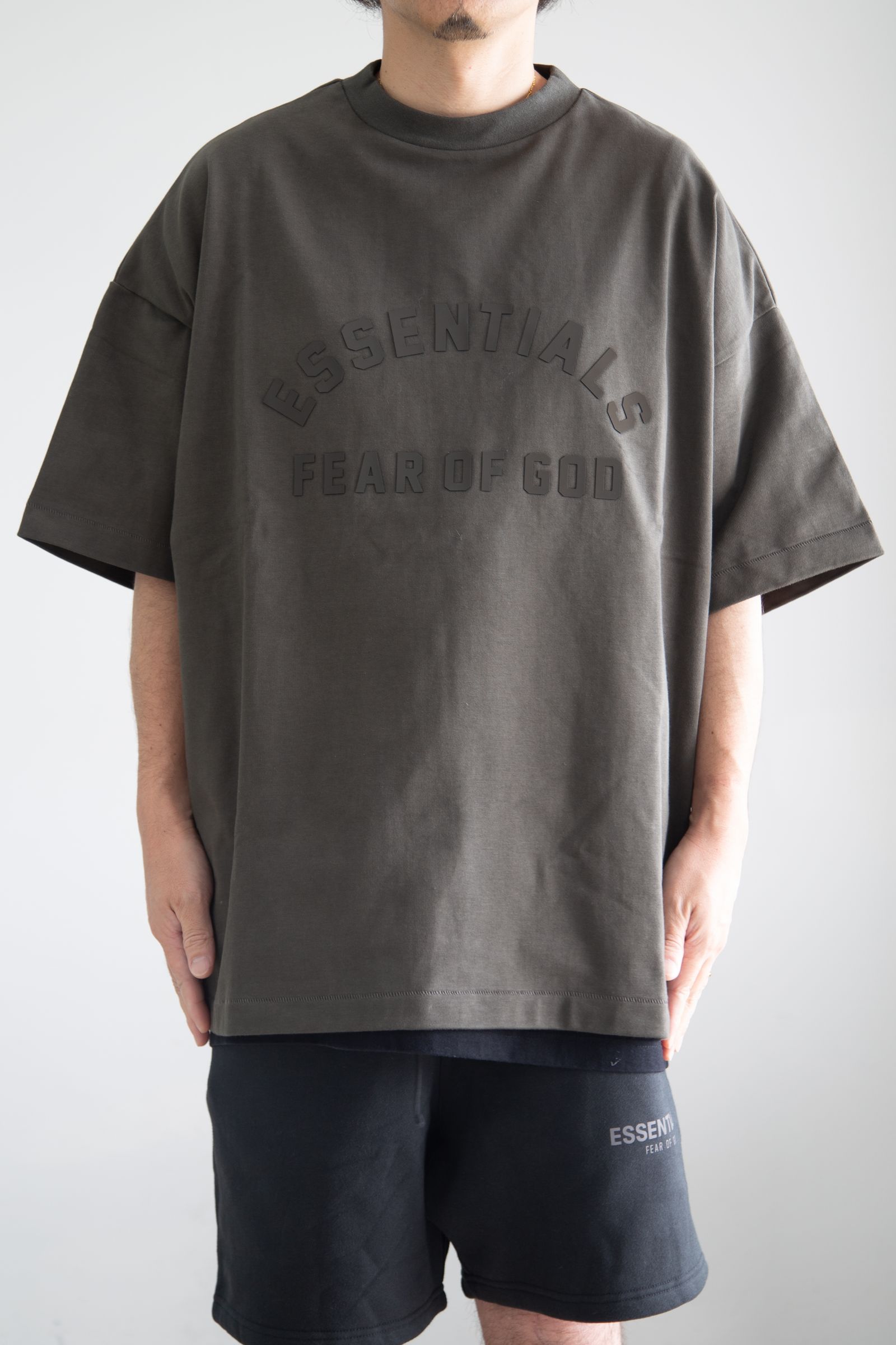 FOG ESSENTIALS - 24SS FRONT LOGO SS TEE / ジェットブラック | Tempt