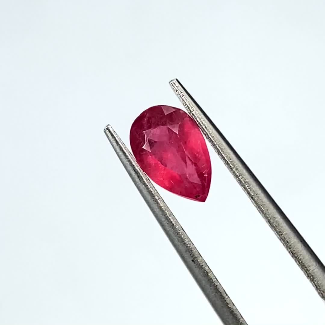 ロードナイト(宝石名ロードナイト)ブラジル産 識別済 1.03ct / 7.9x5