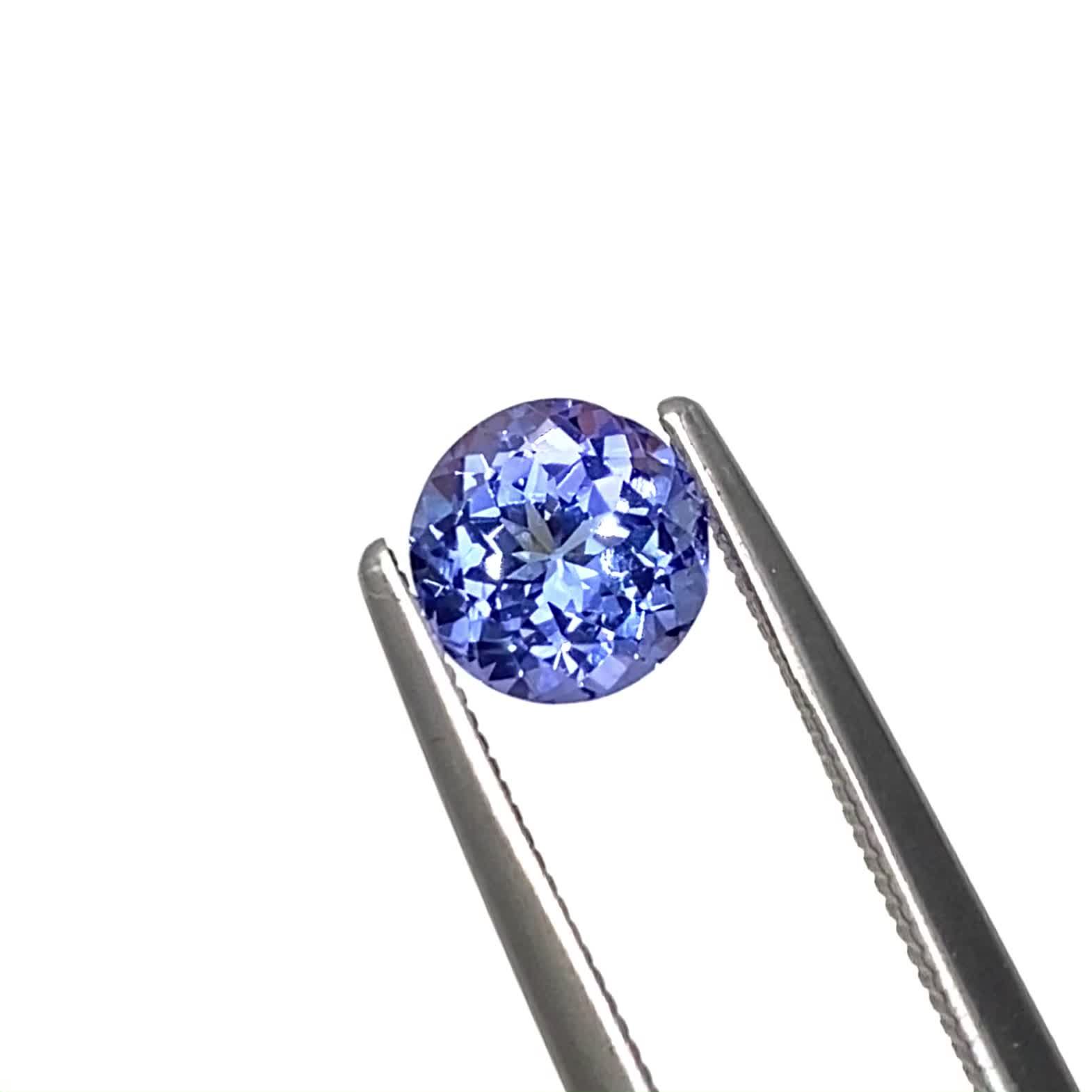 タンザナイト(宝石名タンザナイト)タンザニア産 識別済 0.82ct / 5.9x5