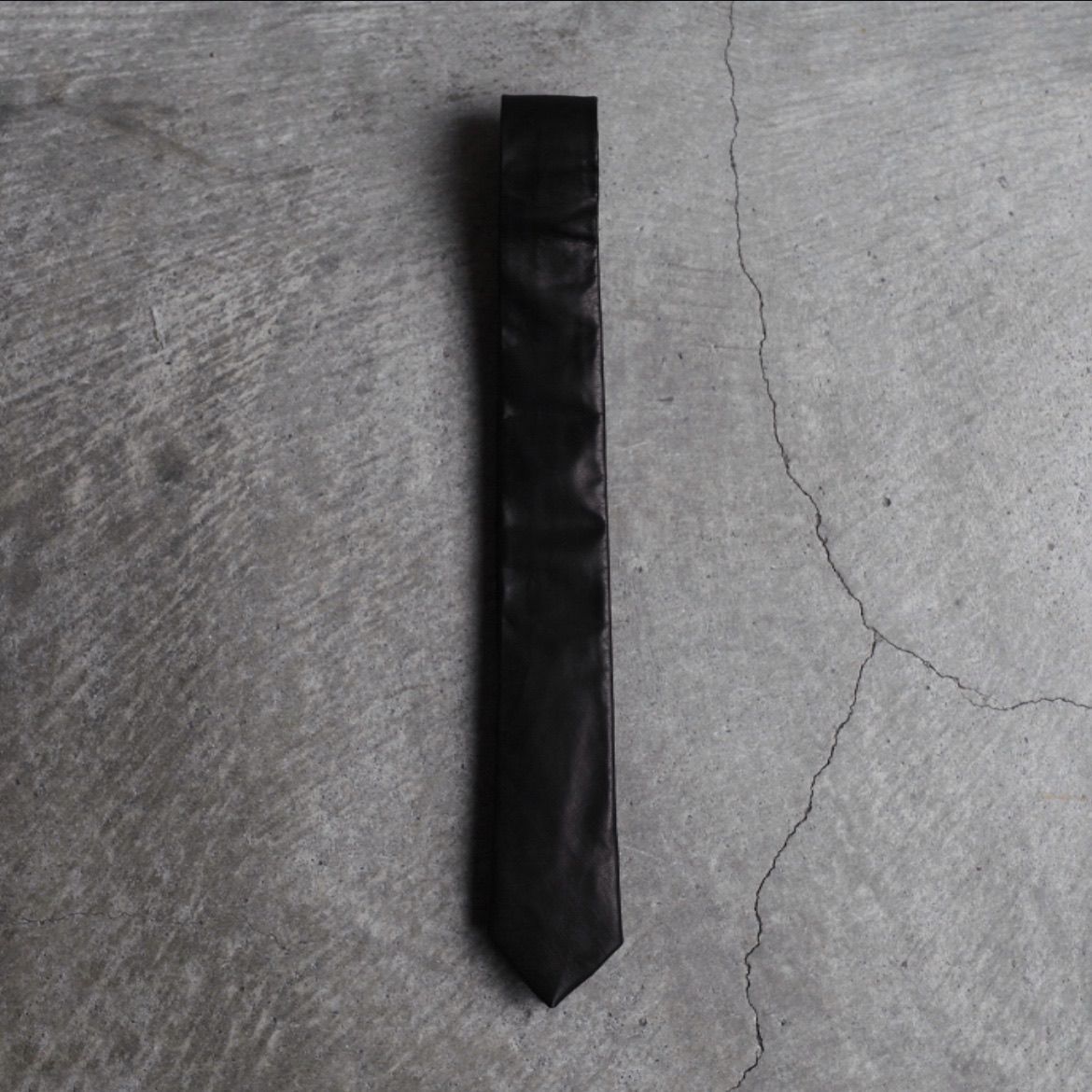 LITTLEBIG - 【残り一点】55mm Leather Tie(NAVY) | ACRMTSM ONLINE STORE