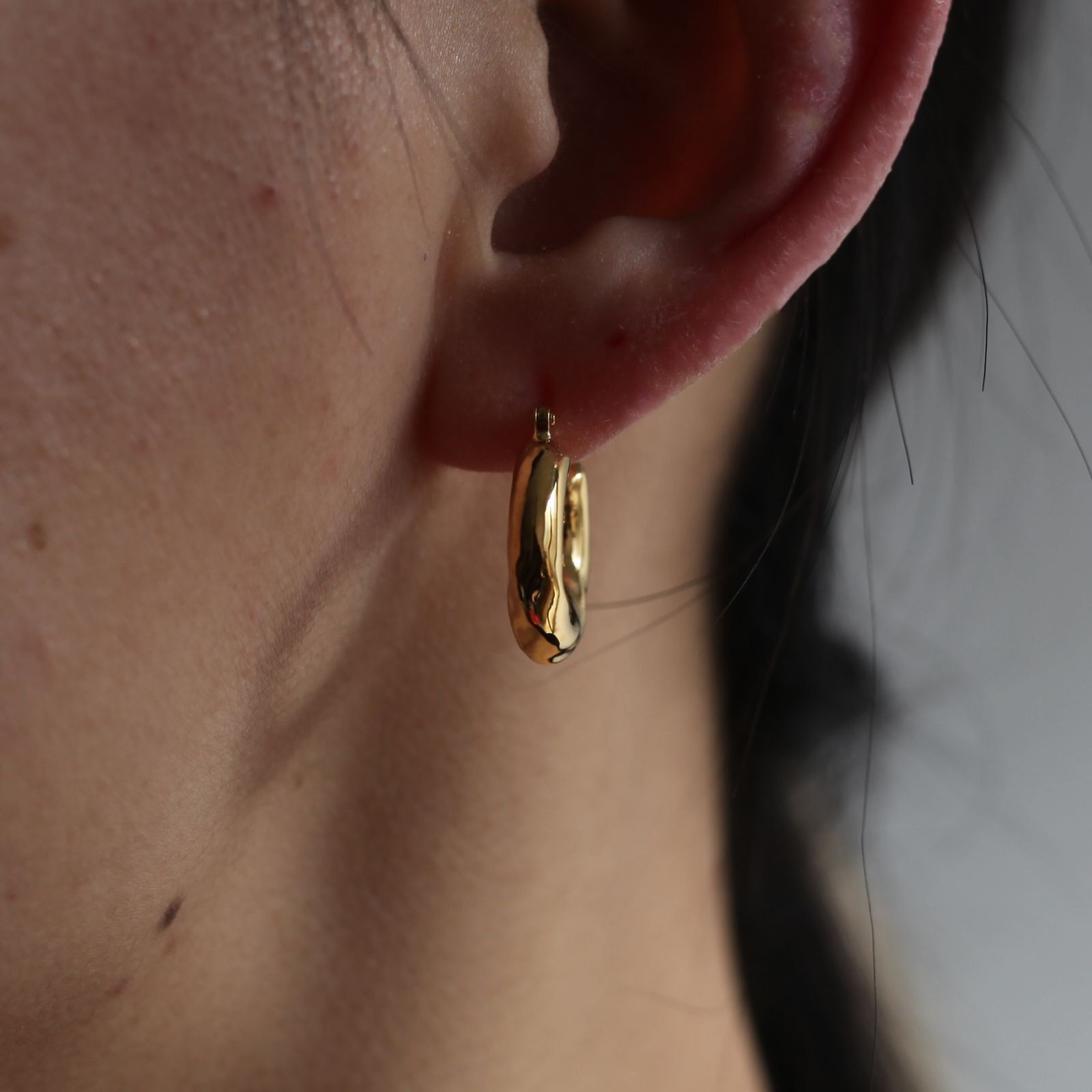 PREEK - 【残りわずか】Twist Small Hoop Earrings(両耳用） | ACRMTSM