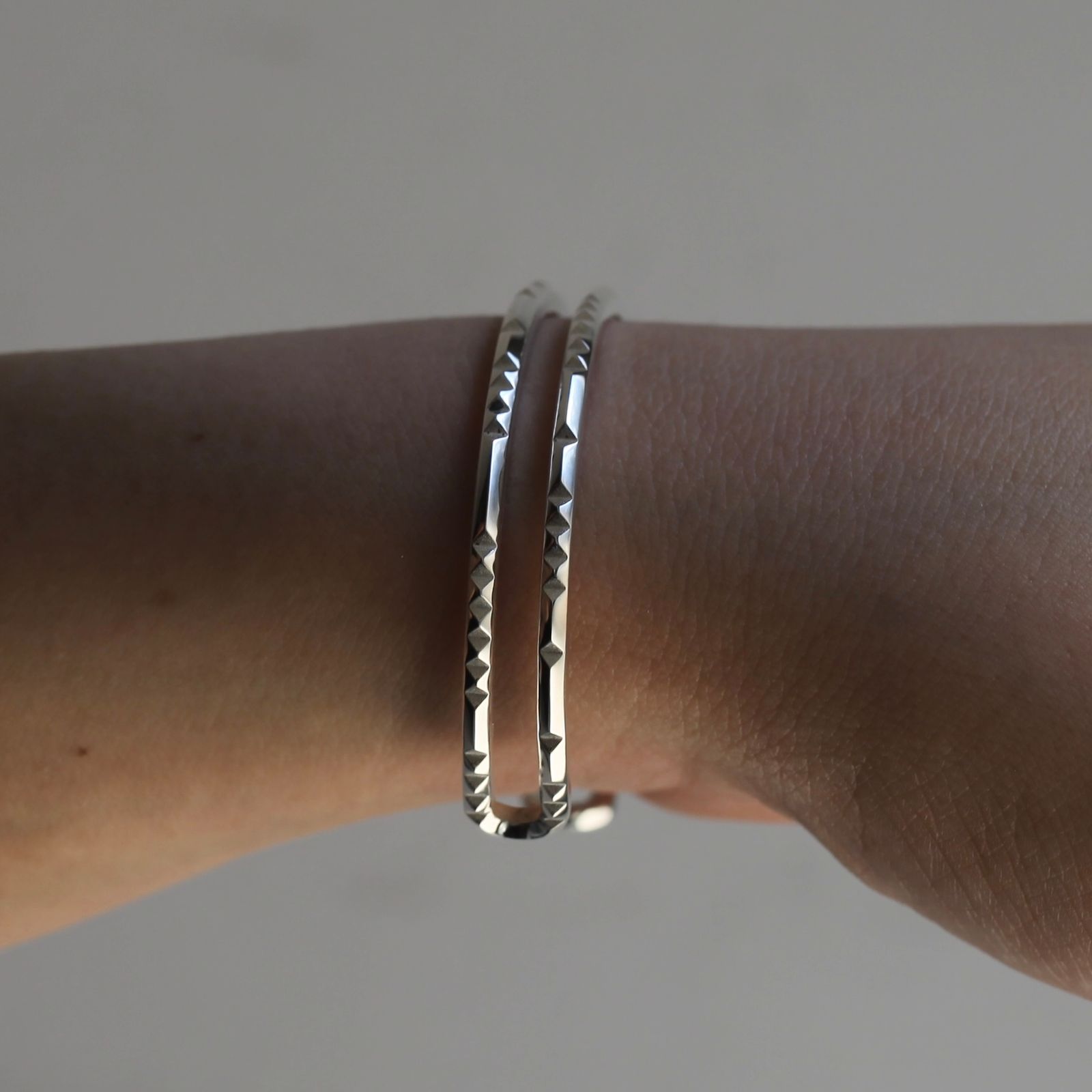 GARNI - 【残り一点】Little Studs Double Bangle | ACRMTSM ONLINE STORE