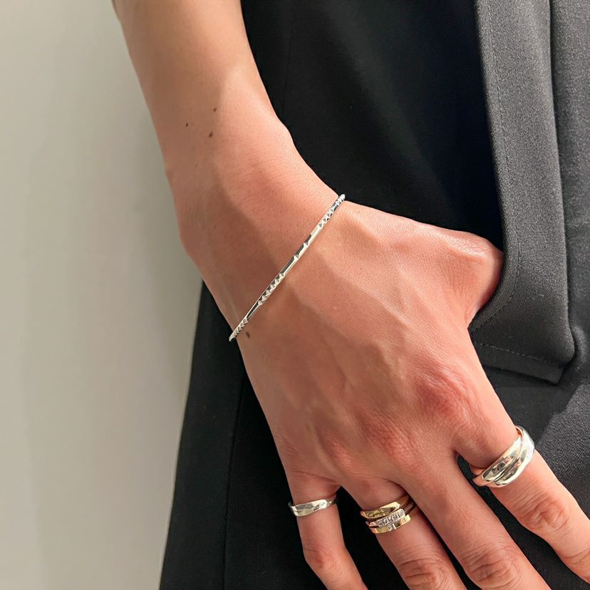 GARNI - 【お取り寄せ注文可能】Little Studs Bangle | ACRMTSM ONLINE