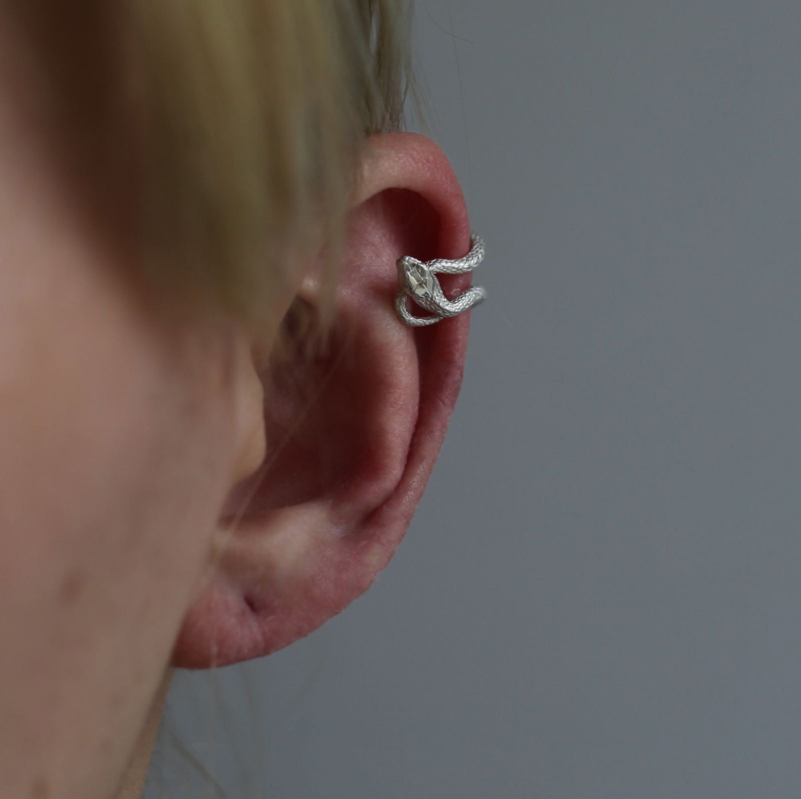 ELCAMI - 【お取り寄せ注文可能】蛇イヤーカフ(SILVER) | ACRMTSM
