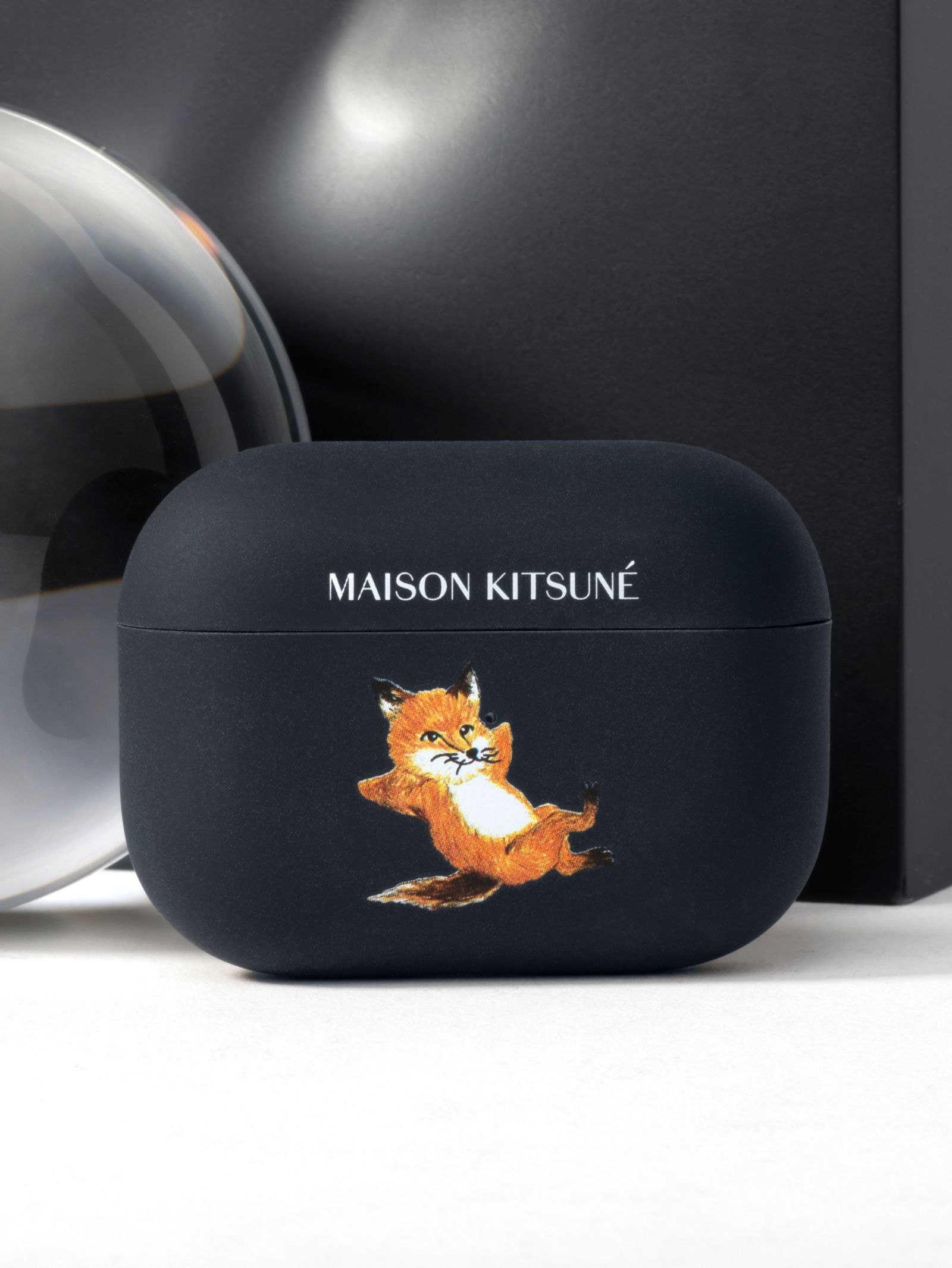 MAISON KITSUNÉ - Airpods Pro case - エアポッズプロケース | ADDICT