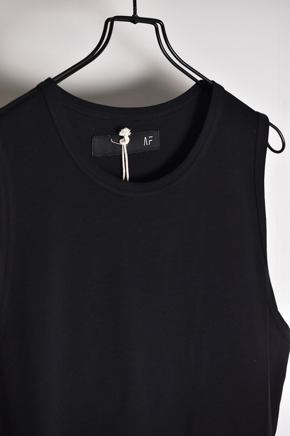 A.F ARTEFACT - Side Slit Long Tank Top