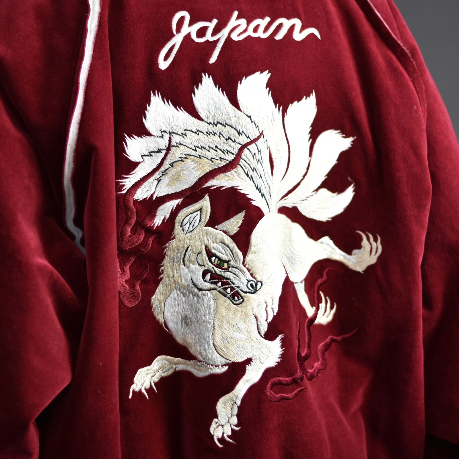 el conductorH - VELVETEEN FOX EMBROIDERED SOURVENIR JKT (BK